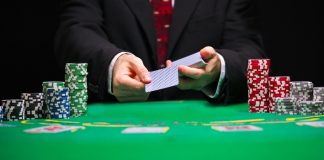 poker-player-loses-pot-of-13000-after-showing-card-to-opponent