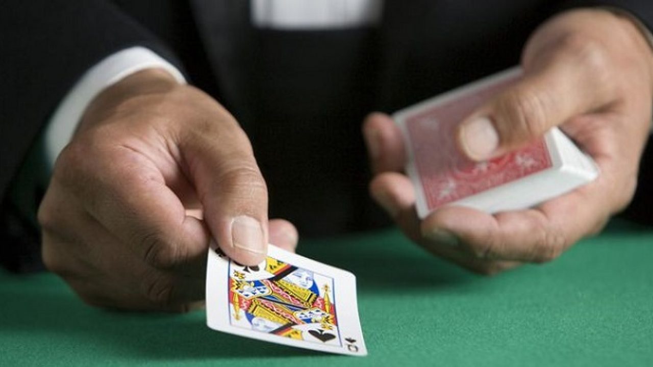 How Playing Cards Are Made to Prevent Cheating - USA Online Casino