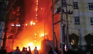 Burning Cambodian casino is burning