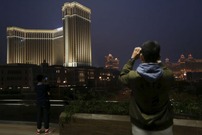 gaming casino in Macau revenue drops