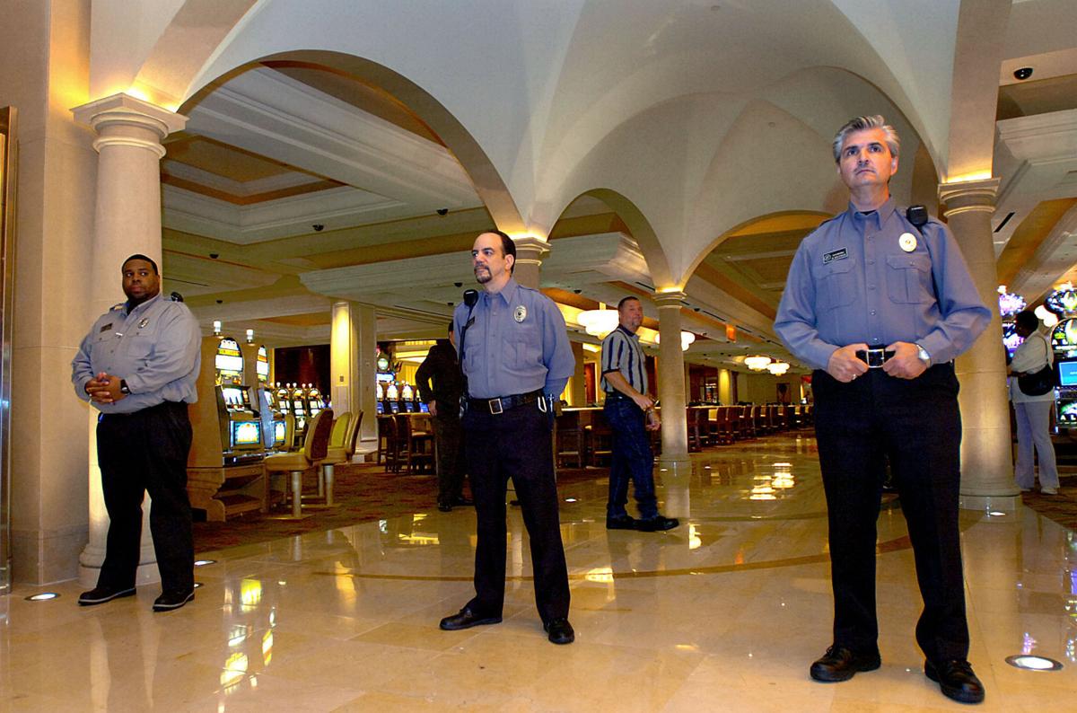 Охранник в казино минск вакансии что такое джекпот в игре миллионер